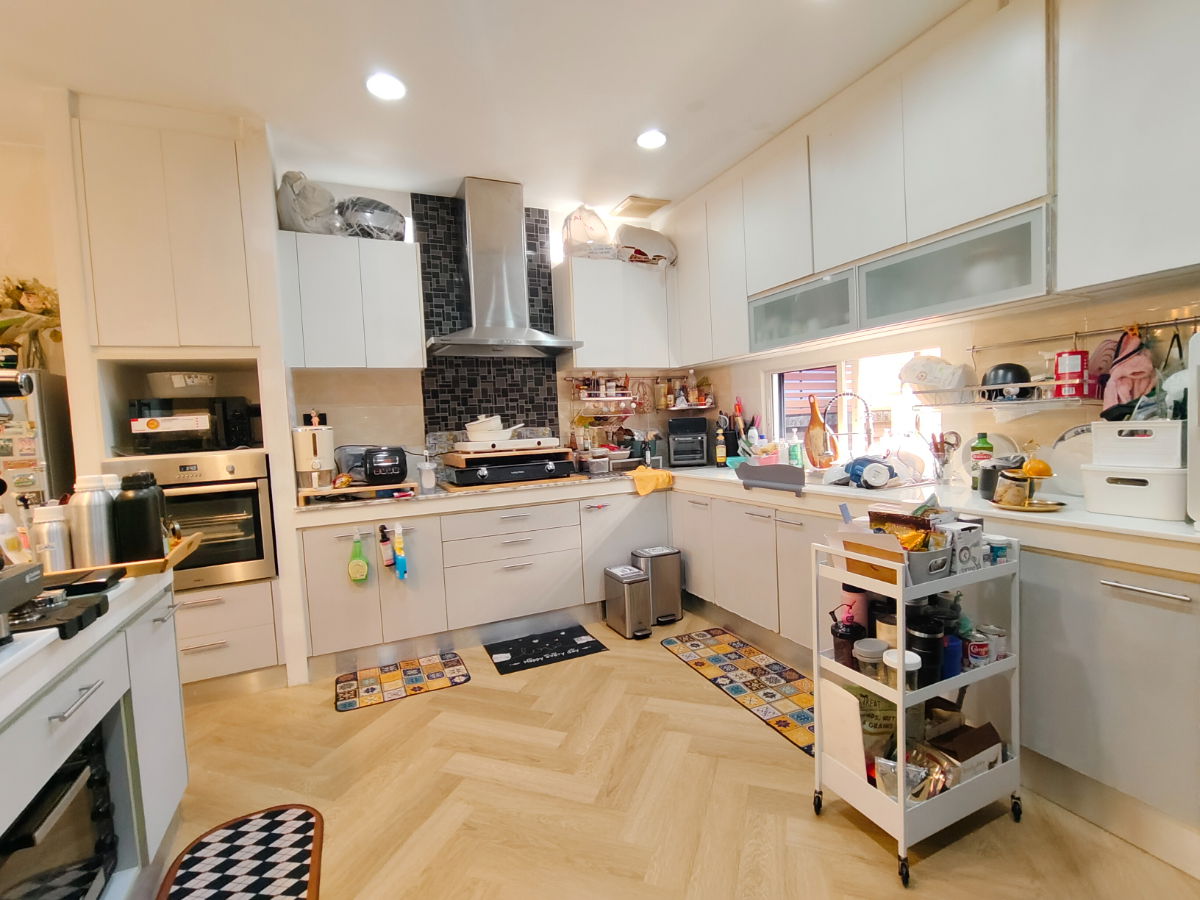 รูป บ้านเดี่ยว 2 ชั้น หลังมุม สวยกริ๊บ ต่อเติมครบ ด้วยวัสดุอย่างดี จบทุกฟังก์ชัน ไม่ต้องทำเพิ่ม! หมู่บ้าน สราญสิริ พหลโยธิน-สายไหม ทำเลดีติดถนนสายไหม - รูปที่ 8/33