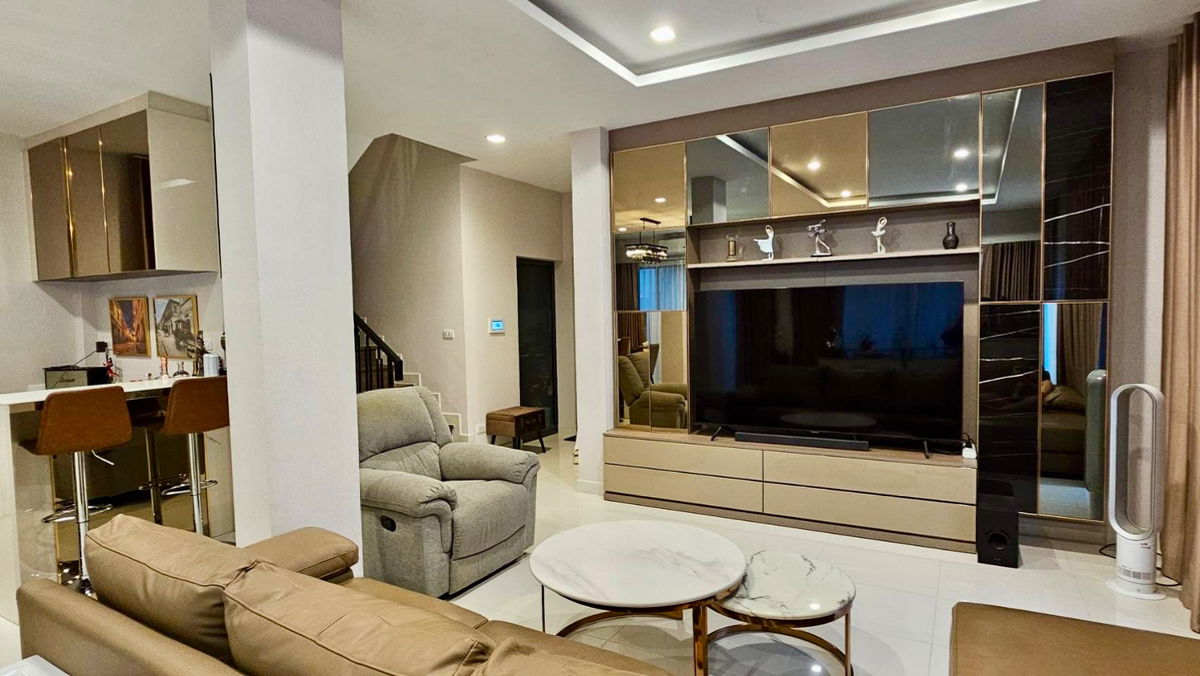 รูป ให้เช่าบ้านเดี่ยวหรู Bangkok Boulevard Rama 9 พื้นที่กว้าง ฟังก์ชันครบ เหมาะสำหรับครอบครัวคุณภาพ - รูปที่ 2/18