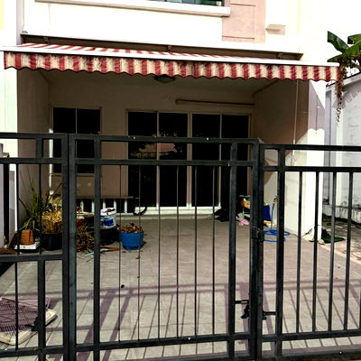 Houses for rent Bangkok-Chon Buri Motorway : For Rent Baan Klang Muang S-Sense Onnuch-Wongwan 3-story house Unit 489/8 (corner unit with side area) (Pets are allowed)