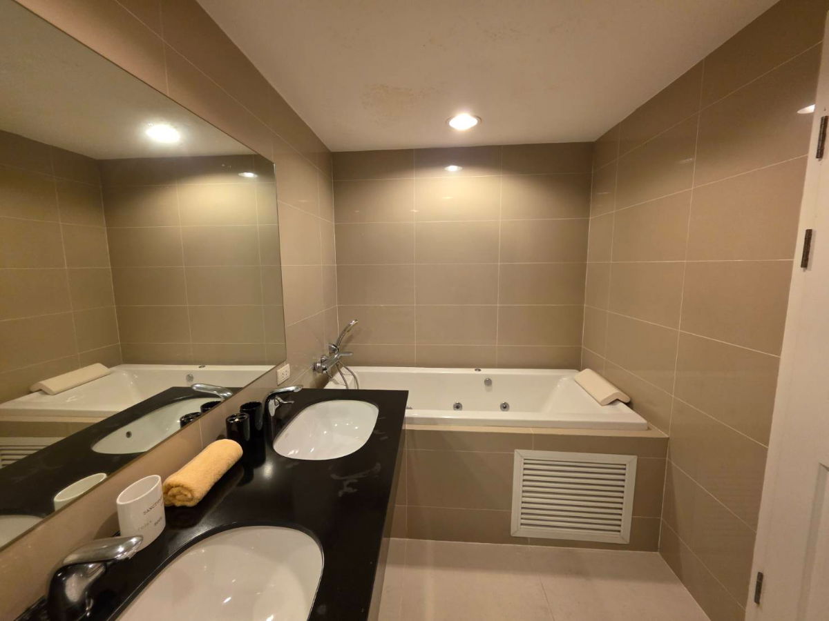 รูป ให้เช่า 4 ห้องนอน 204 ตร.ม พร้อมเข้าอยู่ -- โทรด่วน 094-641-5974 - รูปที่ 12/16