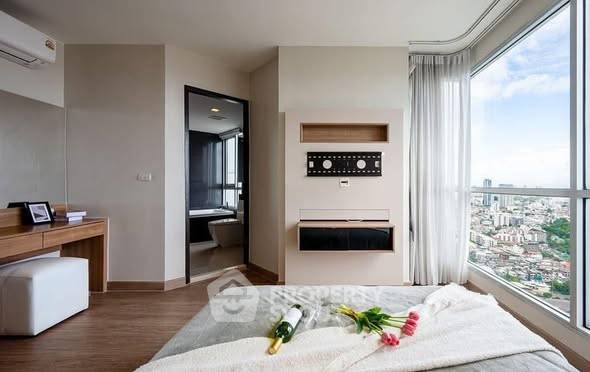 รูป คอนโด 3-ห้องนอน ที่ ริธึ่ม สาทร ใกล้ BTS สะพานตากสิน (ID 2536070) - รูปที่ 4/7