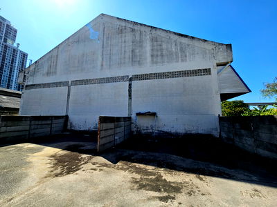Factory for rent Muang Samut Prakarn Samut Prakarn : Warehouse space for rent for placing products, Thepharak Km.1.5, near Thipawan Station.