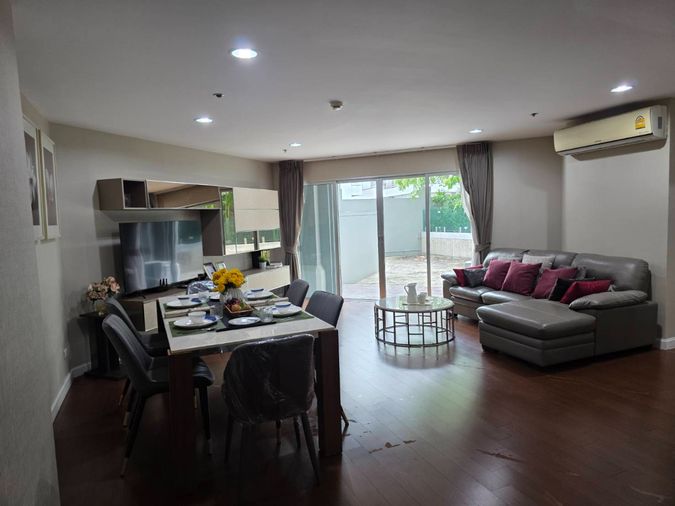 ให้เช่า 5 ห้องนอน 234 ตร.ม พร้อมเข้าอยู่ -- โทรด่วน 094-641-5974