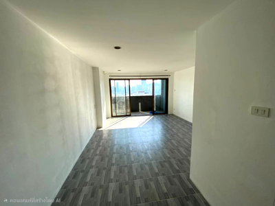 Condos for sale : Condo for sale, Thap Kaew Tower, Ratchada-Huai Khwang, 23rd floor, beautiful view, wide balcony
