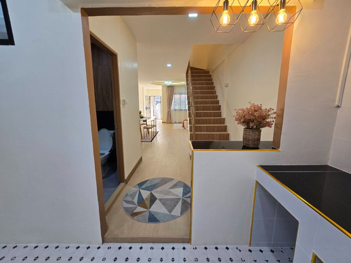 รูป ทาวน์เฮ้าส์ รีโนเวทใหม่ เฟอร์นิเจอร์ครบเข้าอยู่ได้เลย หมู่บ้านธันยพฤกษ์ สุวินทวงศ์ ซ.2 ซอยผดุงพันธ์ 11 หนองจอก - รูปที่ 14/25