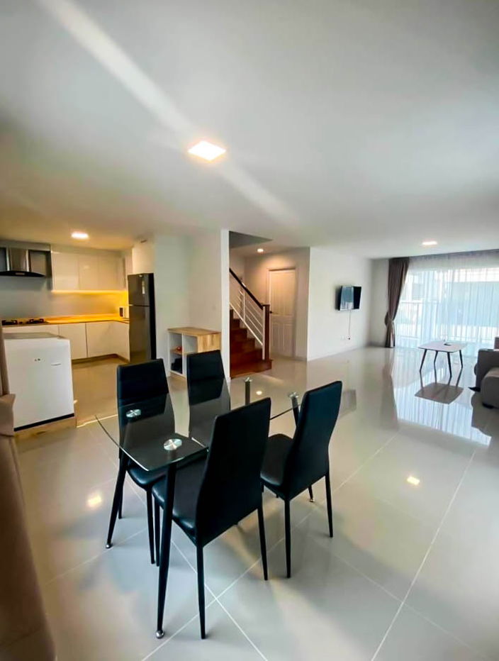 picture 3 Bedroom House for Rent in Chaiyapruek, Jomtien - 1/8