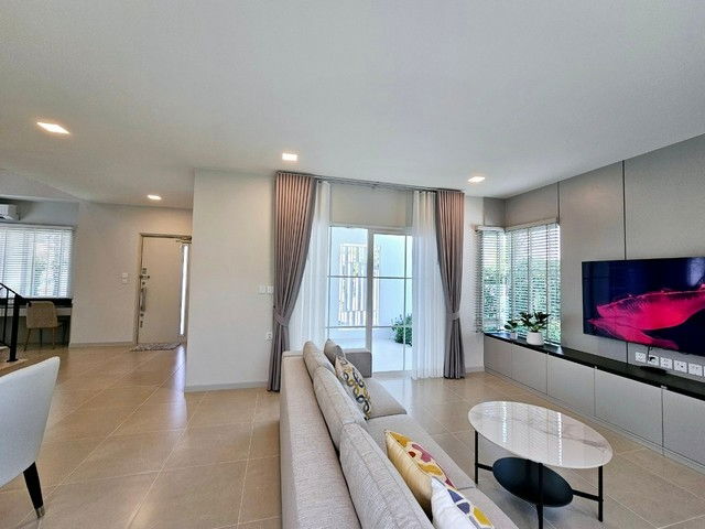 รูป HR3152ให้เช่าบ้านเดี่ยว ชัยพฤกษ์ บางนา กม.15 บ้านสวยติดสวนส่วนกลาง วิวโปร่ง สบายตา พร้อมเข้าอยู่ได้ทันที - รูปที่ 7/15