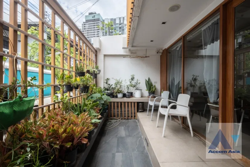 picture 🔼🔽 AccomA 📩 2 BR House in Khlong Tan Nuea (AA33847) - 1/20