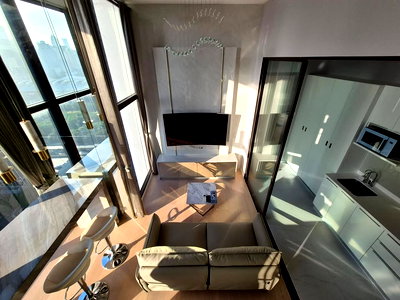 Condos for rent : FOR RENT: Chewathai Residence Asoke – 45 sqm Luxury Loft with City 
