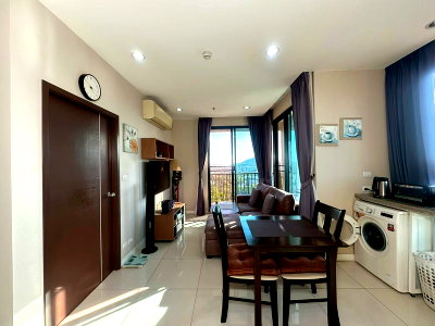Condos for sale : Selling The Sky Sriracha, a luxury condo. Beautiful unit, high floor, fully furnished and move in Ready
