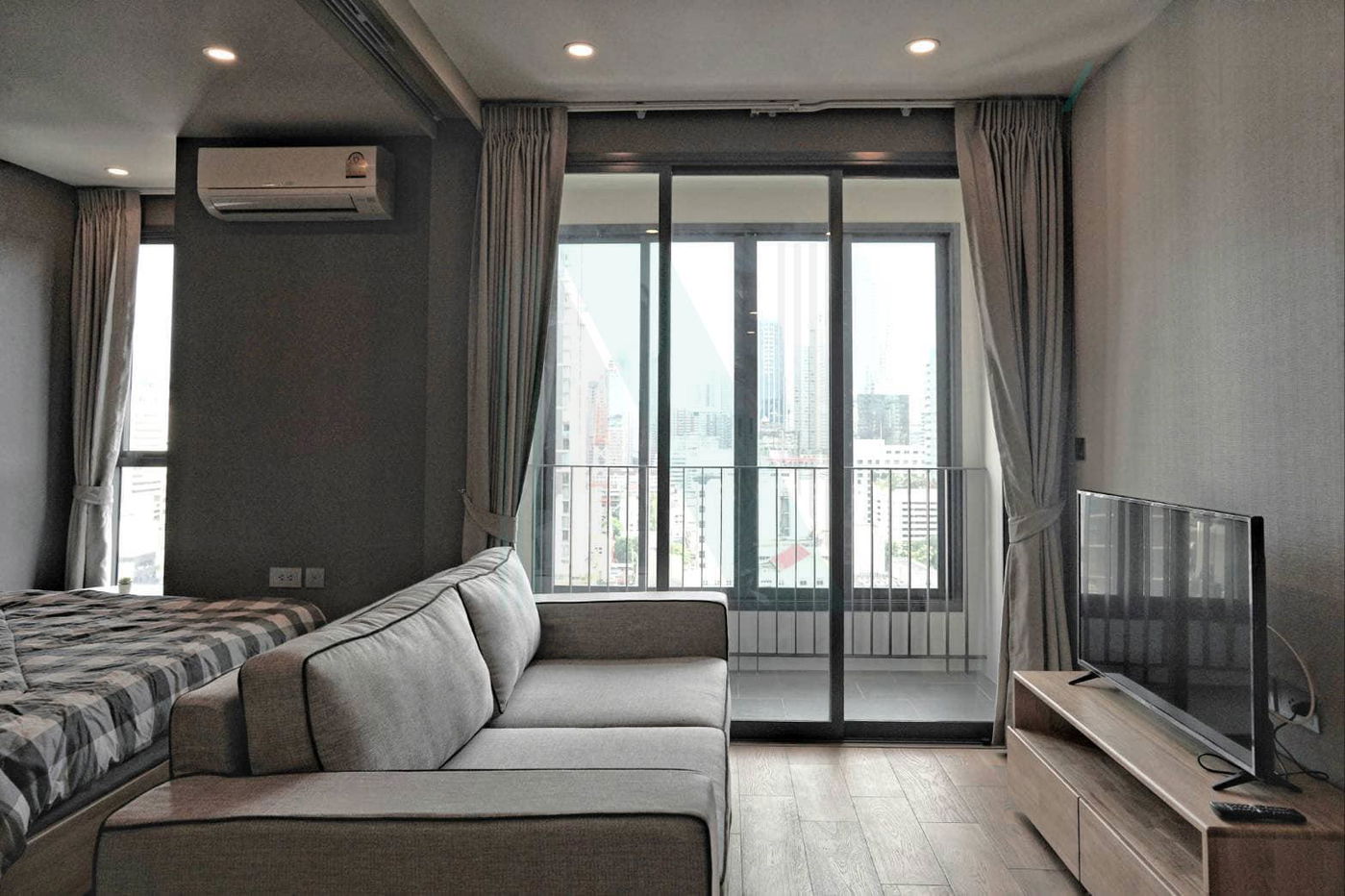 picture For rent condo Q CHIDLOM - PHETCHABURI Building 1, Floor 18,1 bed room, Room size 45.00 sqm - 2/8