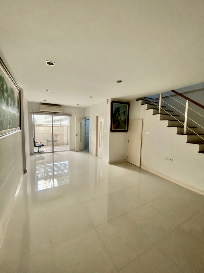 รูป ขายด่วน! ทาวน์โฮม 3 ชั้น ลุมพินีทาวน์เพลส รัชโยธิน-เสนา ทำเลทองรัชโยธิน ใกล้รถไฟฟ้า 1.3 กม. เพียง 6.9 ล้าน - รูปที่ 10/11