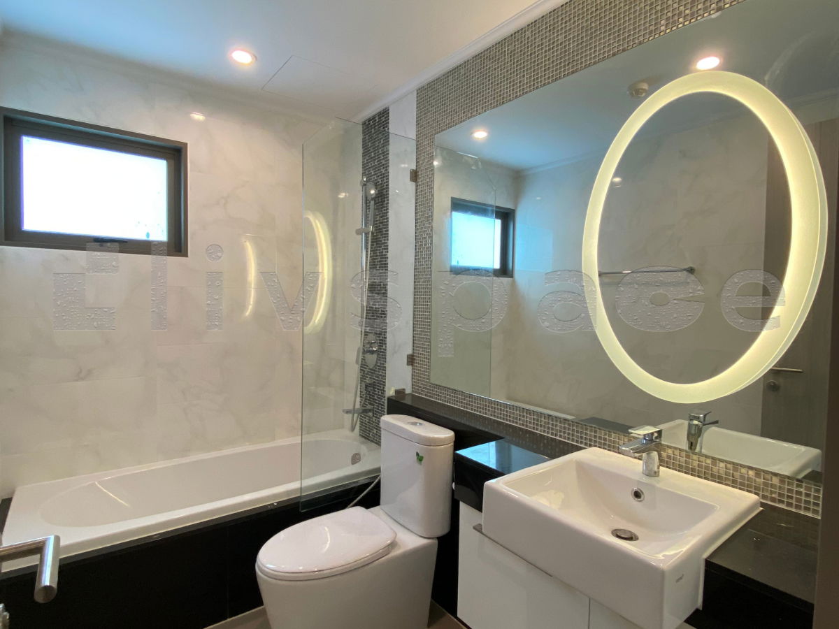 picture ▚ LF127ツ For Sale: Supalai Oriental Sukhumvit 39 – 3 Bed 99.24 sqm 🥇High Floor & Fully Furnished Sold with Tenant 2 Parking Spaces Prime Sukhumvit - 13/15