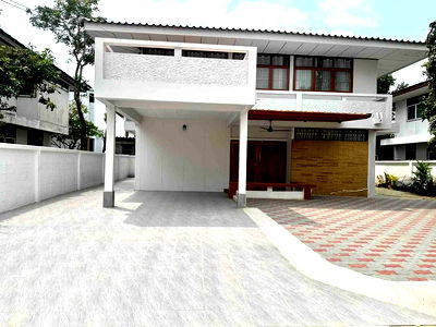 Houses for rent วิทยาลัยดุสิตธานี : Detached house for rent in Sukhumvit 101/1 (SPSJP16)
