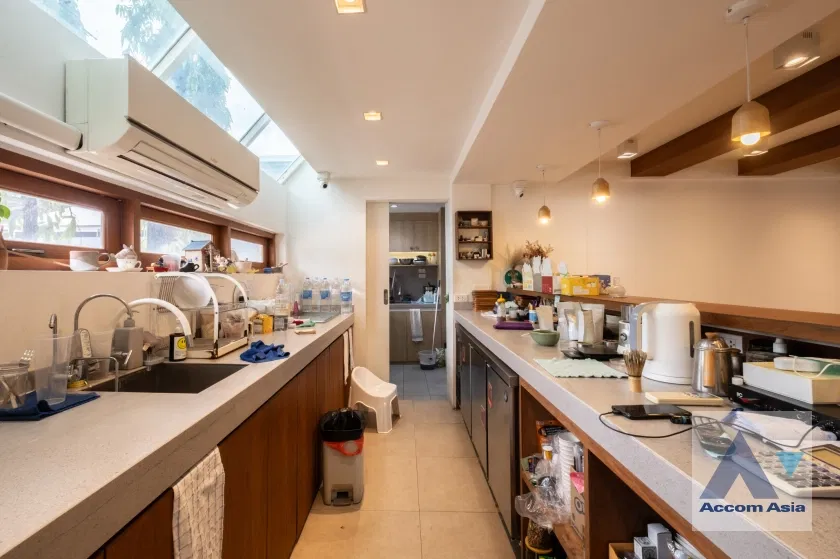 picture 🔼🔽 AccomA 📩 2 BR House in Khlong Tan Nuea (AA33847) - 8/20