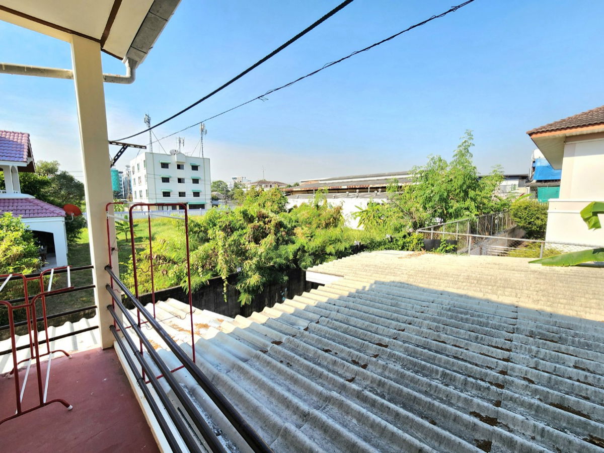 รูป 🍁🍁🍁 ให้เช่าห้องพักประชาอุทิศ 17 (( 3500 ต่อเดือน / ห้องสวย กว้างมาก / โคมไฟระย้า )) ห่างจาก ม บางมด 2 ป้ายรถเมล์ - รูปที่ 10/10