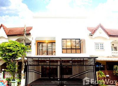Townhouses for sale Tawanna : 4 Bedroom Townhouse for sale in Khlong Chaokhun Sing, Bangkok  5975640