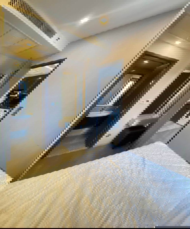 picture Ashton Asoke - 9/12