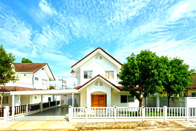 Houses for rent Hangdong Subdistrict Municipal Office : Two storey house for rent with 3 bedrooms,2 toilets and 1 kitchen. 