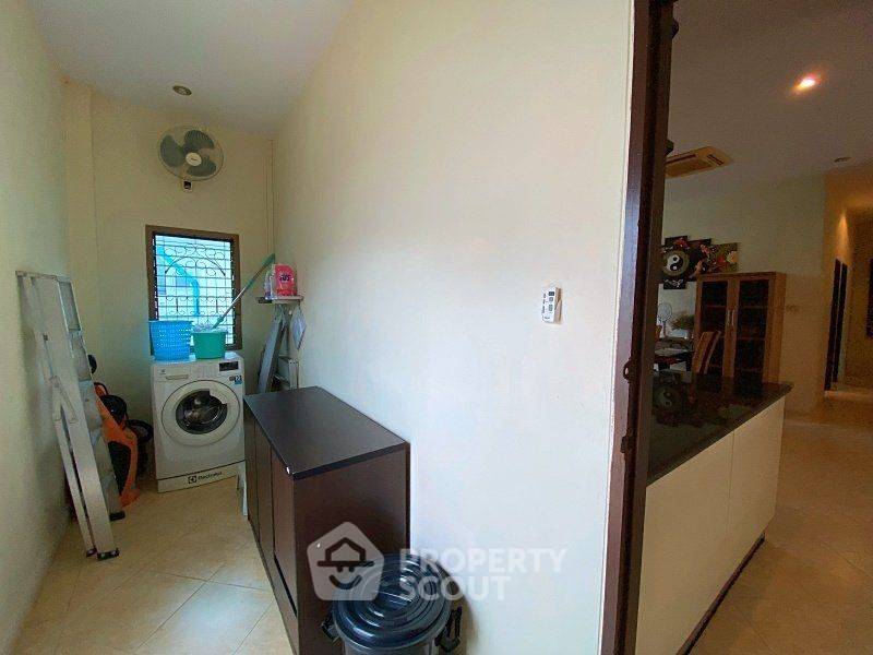 รูป วิลล่า 3-ห้องนอน ที่ ทรอปปิคอล การ์เด้นท์ วิลเลจ ใกล้ เดอะ เวเนเซีย (ID 2449361) - รูปที่ 29/42