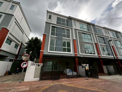 ❤️💛💙โอกาสสุดท้าย! ทาวน์โฮมหรูใจกลางพระราม 3 เหลือเพียง 1 ยูนิตเท่านั้น! 🏡 Côté Maison Rama 3 – โคเต้ เมซอง พระราม 3