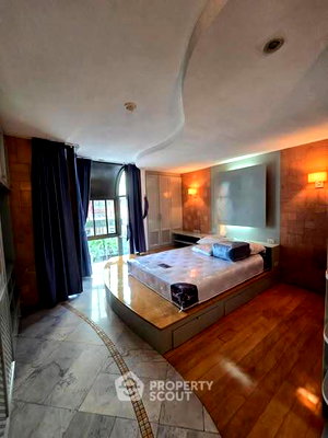 Condos for rent BTS Chit Lom : 3-BR Condo at Sithakarn Condominium near BTS Phloen Chit (ID 2541140)