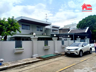 Houses for rent วิทยาลัยดุสิตธานี : Two-story detached house for rent, 99 square meters, 6 bedrooms, 3 bathrooms, Phatthanakan 30 Road.
