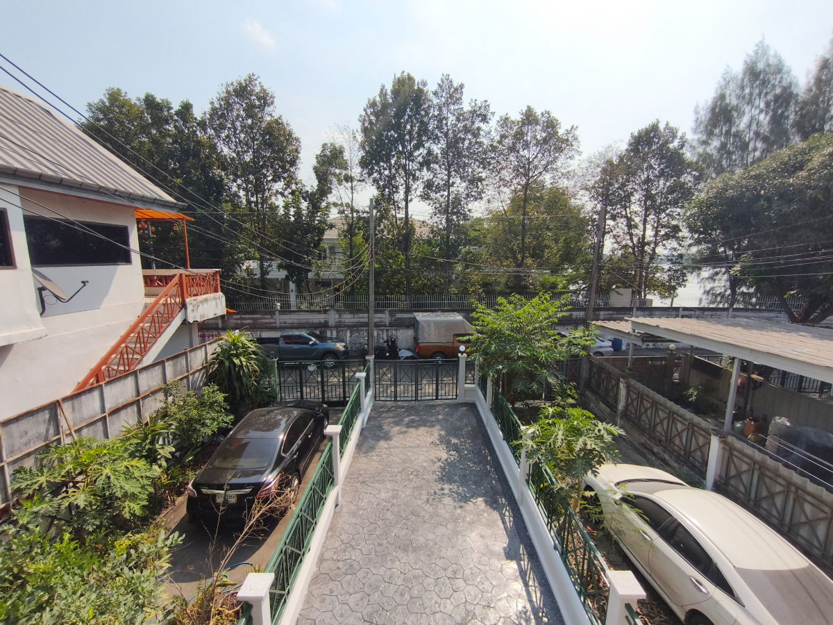 รูป 🏡 นันทนาการ์เด้น รังสิต – รีโนเวทใหม่ทั้งหลัง หน้าบ้านไม่ชนใคร ทาวน์โฮม 2 ชั้นครึ่ง เล่นระดับ 5 ระดับ เพียง 2.09 ล้านบาท ราคาถูกสุด - รูปที่ 33/38