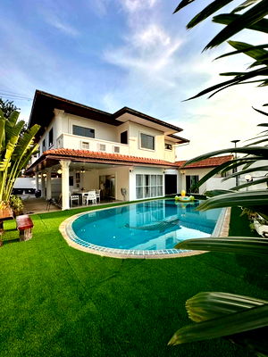 Houses for rent Jomtien Sai 2 : Pool Villa for Rent near Jomtien Beach