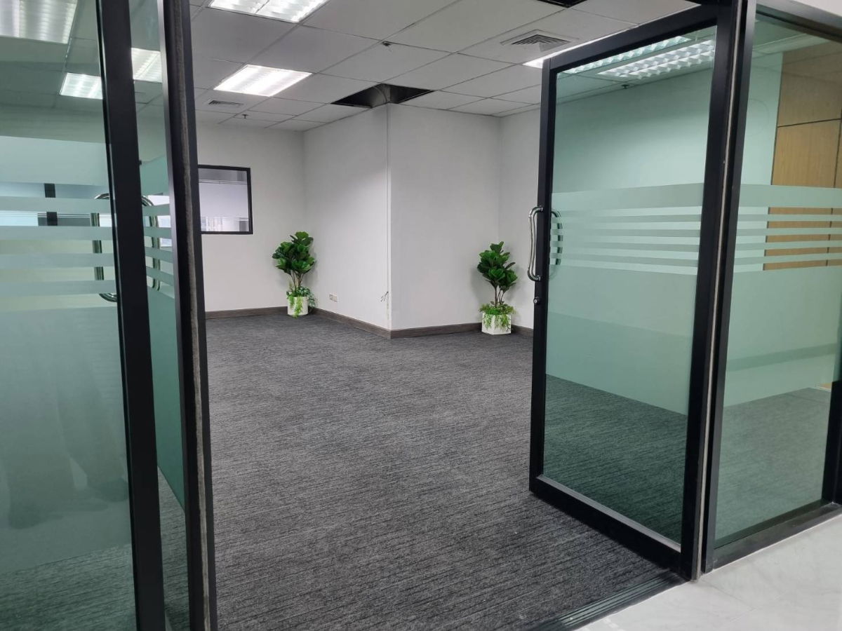 รูป ++ ออฟฟิศสำนักงานให้เช่า office for rent ตึกสินสาธรทาวเวอร์ ชั้น 12 ติดรถไฟฟ้า BTS ราคา 33,000 บาท ใกล้สาทร ตึกสูงดูดี ห้องว่างพร้อมเข้าอยู่ ++ - รูปที่ 13/28