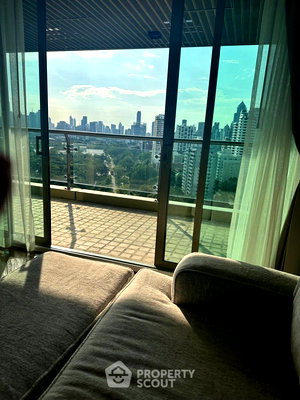 Condos for sale : 2-BR Condo at The Lakes Bangkok near BTS Asok (ID 2540962)