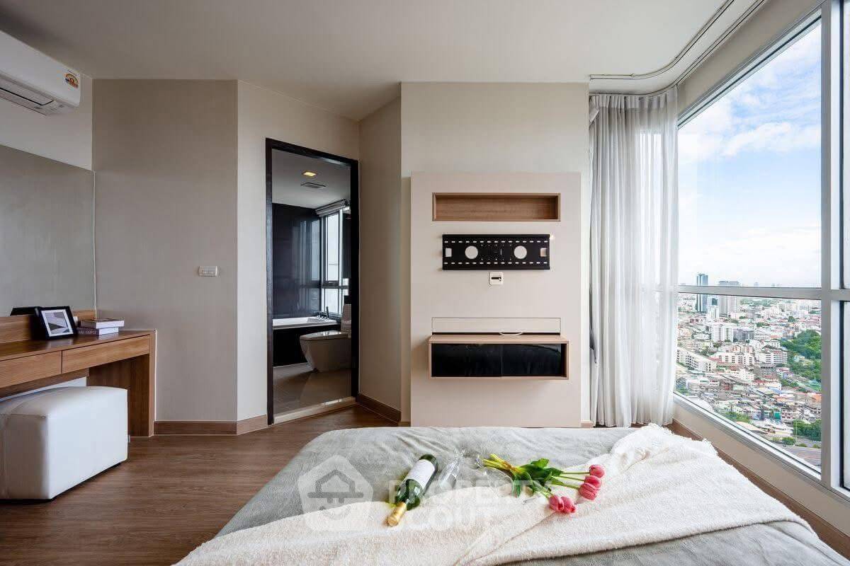 รูป คอนโด 3-ห้องนอน ที่ ริธึ่ม สาทร ใกล้ BTS สะพานตากสิน (ID 2145637) - รูปที่ 5/7