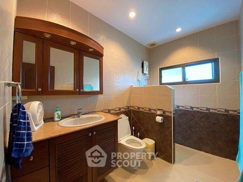 รูป วิลล่า 3-ห้องนอน ที่ ทรอปปิคอล การ์เด้นท์ วิลเลจ ใกล้ เดอะ เวเนเซีย (ID 2449361) - รูปที่ 31/42