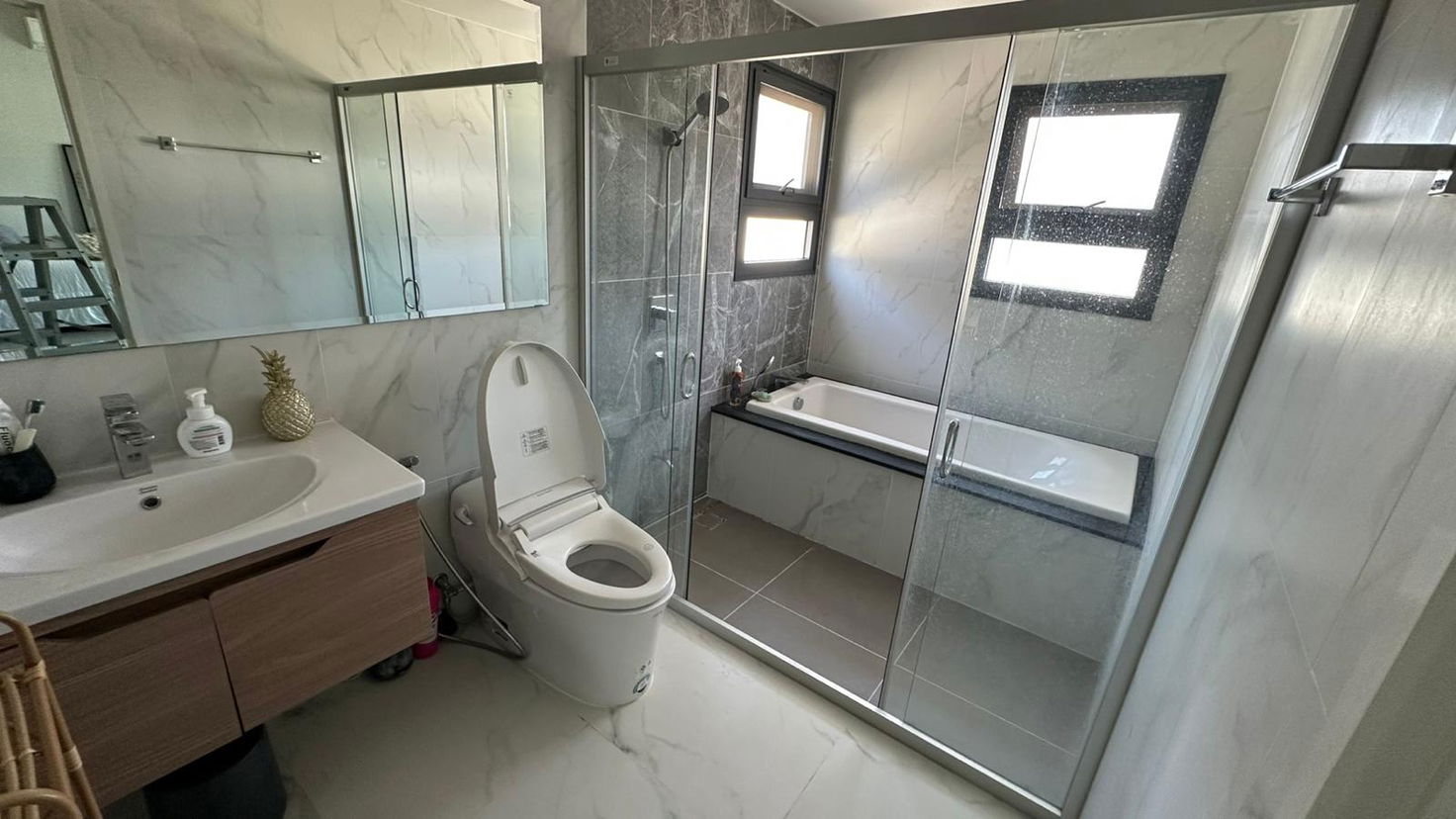 รูป House 4 bedrooms for Sale  East Pattaya - รูปที่ 22/23