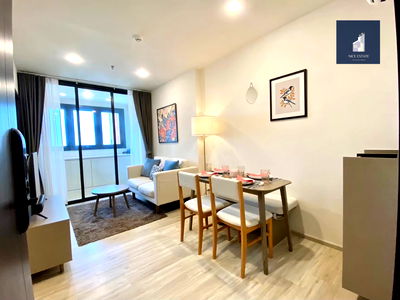 Condos for rent MRT Huai Khwang : XT Huaikhwang 75m. MRT Huaikhwang 1Bedroom with enclosed kitchen close to elevator with washing and dryer machine