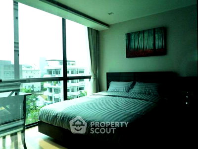 Condos for rent : 1-BR Condo at Socio Ruamrudee near BTS Nana (ID 403334)