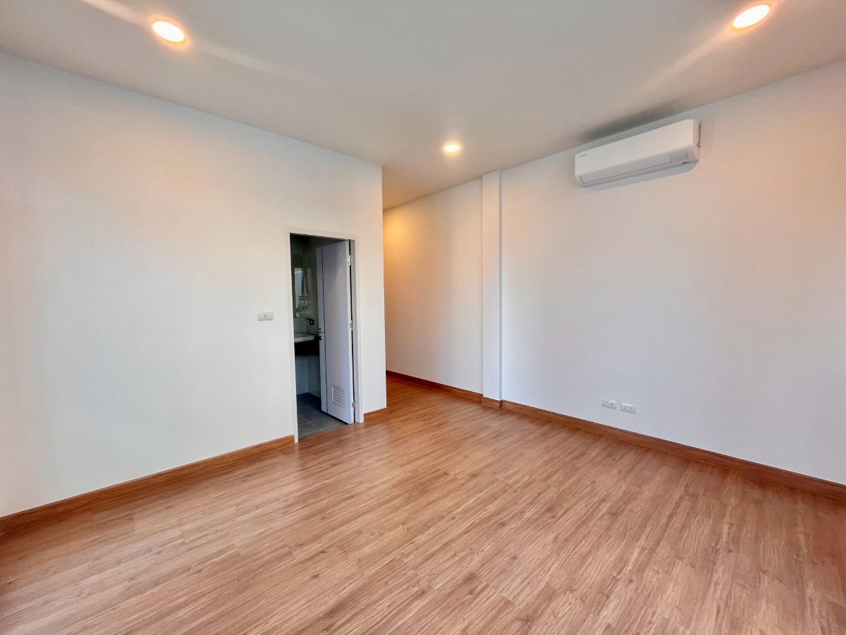 รูป โอกาสสุดท้าย Type C หลังสุดท้าย !!! The Arte บ้านเดี่ยวหรูใจกลางเมืองชลบุรี 4 ห้องนอน 4 ห้องน้ำ ใกล้เซ็นทรัลชลบุรี - รูปที่ 9/26