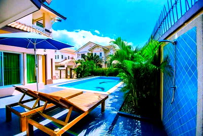 Houses for rent : 🏡 Beachfront House for Rent – ​​Jomtien 📍 Prime Location, Jomtien Soi 2, just 400 meters from the beach.