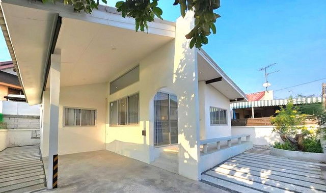 รูป บ้านเดี่ยวชั้นเดียวให้เช่า 56ตรว. ลาดปลาเค้า24/เสนานิคม - รูปที่ 1/8