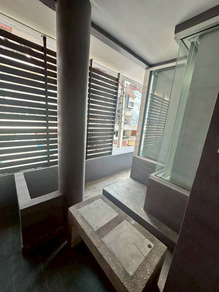 รูป R2875 ปล่อยเช่าโฮมออฟฟิศ 4 ชั้น 300 ตร.ม. ย่านลาดพร้าว 80 (ว่างค่ะ) - รูปที่ 14/48