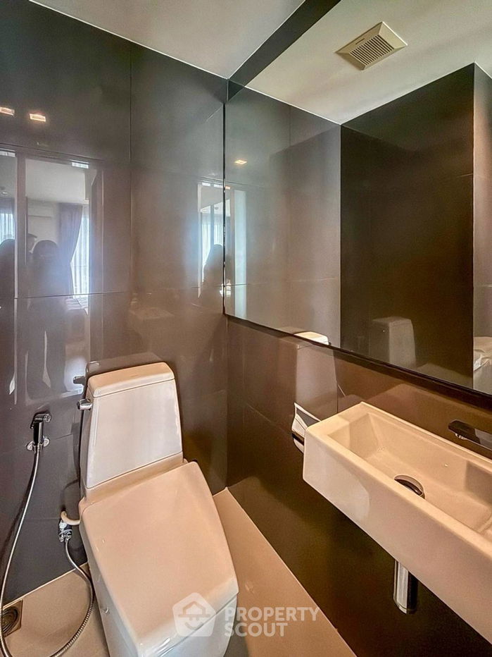 รูป คอนโด 1-ห้องนอน ที่ ริธึ่ม สาทร ใกล้ BTS สะพานตากสิน (ID 2541041) - รูปที่ 8/11