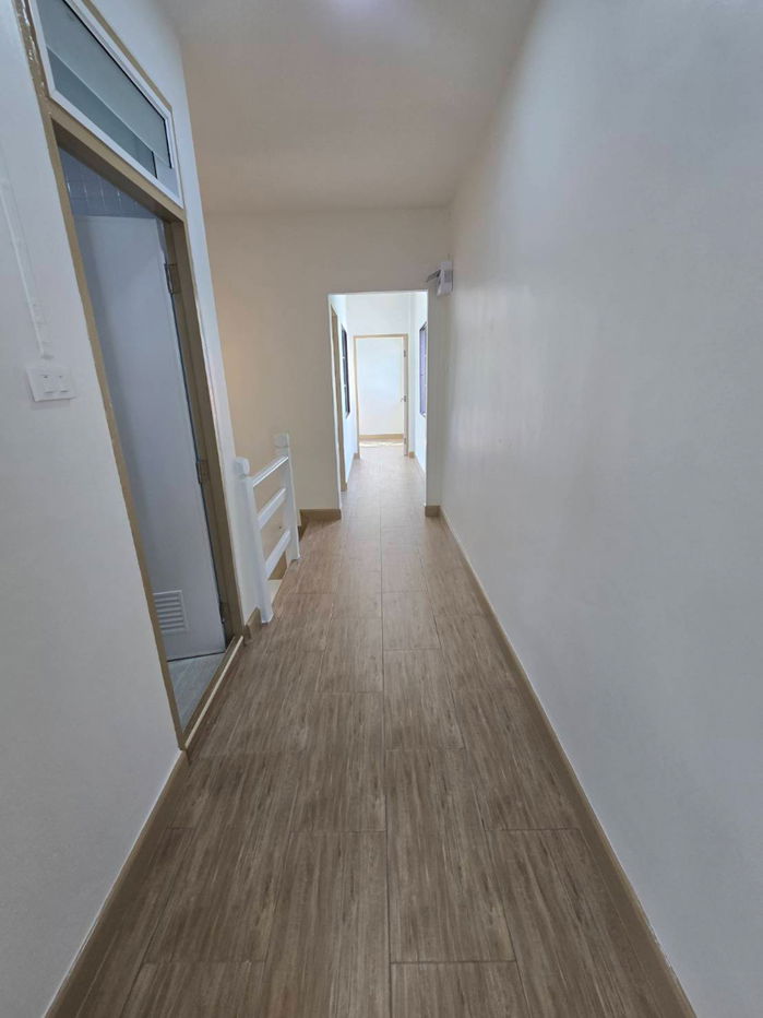 รูป ทาวน์เฮ้าส์ รีโนเวทใหม่ หลังมุม ทำเลดี สวยกว้าง หมู่บ้าน วรางกูล ถนนเลียบคลองสองซอย 6 คลองสามวา เฟอร์นิเจอร์พร้อมอยู่ - รูปที่ 21/26