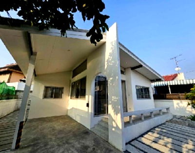Houses for rent Kaset Nawamin : For Rent Single House 1 storeys area Phahonyothin 32 