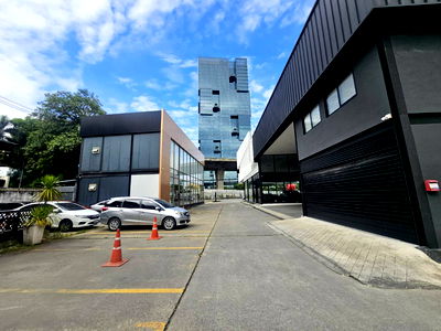 Office for rent Bang Pu Industrial Estate : Office space for rent at Bangna Km. 5 (SPSJP26)