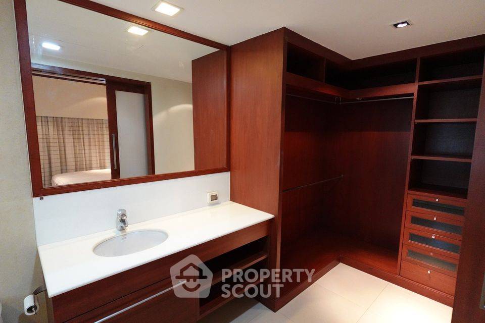 รูป คอนโด 3-ห้องนอน ที่ เลอ รัฟฟิเน่ สุขุมวิท 31 ใกล้ BTS พร้อมพงษ์ (ID 992938) - รูปที่ 12/12