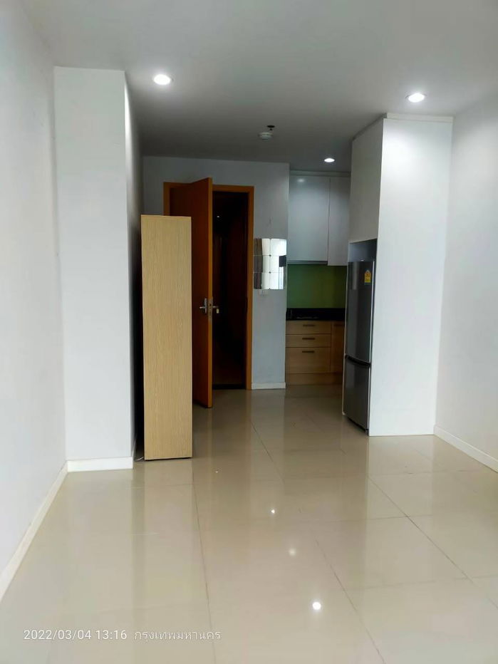 picture Condo 1 room 44.5 sq m. Next to New Petchaburi Road 35, walk 10 minutes to the front of Sukhumvit Soi 11, 20th floor, ready to move in. - 15/24