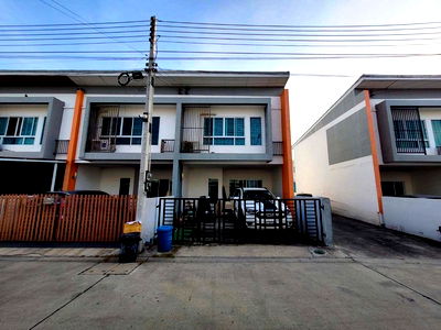 Townhouses for sale เทสโก้โลตัส บางปะกง : FOR SALE  TOWNHOUSE PROPERTY  1800000 BAHT.