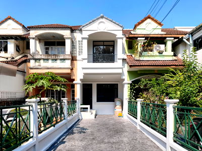 ทาวน์โฮม ถนนรังสิต-ปทุมธานี : 🏡 นันทนาการ์เด้น รังสิต – รีโนเวทใหม่ทั้งหลัง หน้าบ้านไม่ชนใคร ทาวน์โฮม 2 ชั้นครึ่ง  เล่นระดับ 5 ระดับ เพียง 2.29 ล้านบาท ราคาถูกสุด 