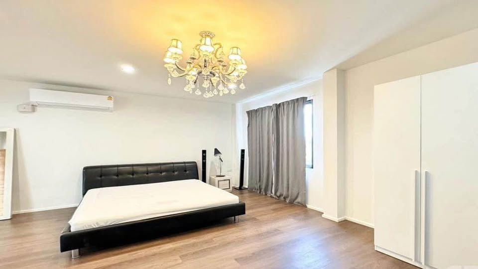 picture 🏡Dream Home🏡 For sale: a specially designed, luxuriously decorated 3-story detached house in a prime city center location, SW003329 - 8/21