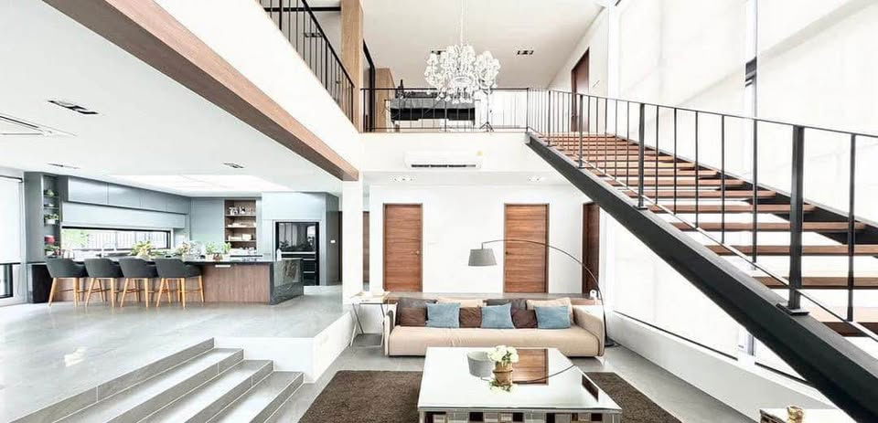 picture 🏡Dream Home🏡 For sale: a specially designed, luxuriously decorated 3-story detached house in a prime city center location, SW003329 - 3/21